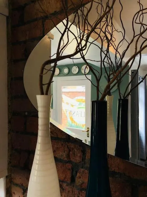 度假居 Cosy Two Bed Terraced House 7Min Drive From City 贝尔法斯特