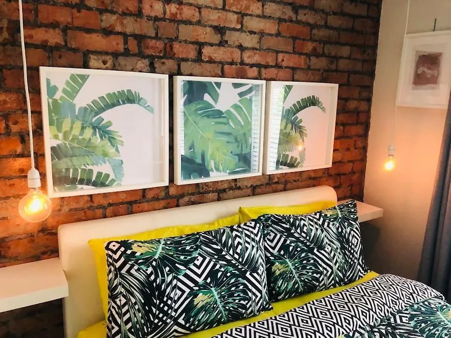 Cosy Two Bed Terraced House 7Min Drive From City 贝尔法斯特 0*,  英国