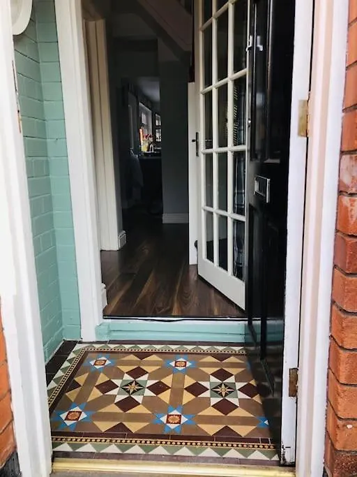 度假居 Cosy Two Bed Terraced House 7Min Drive From City 贝尔法斯特
