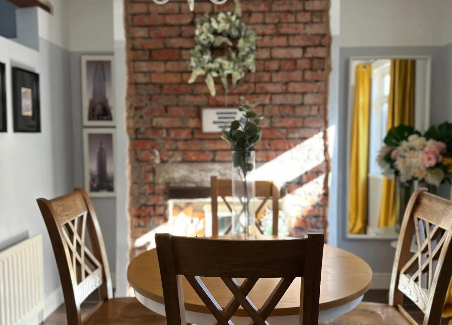 Cosy Two Bed Terraced House 7Min Drive From City 贝尔法斯特